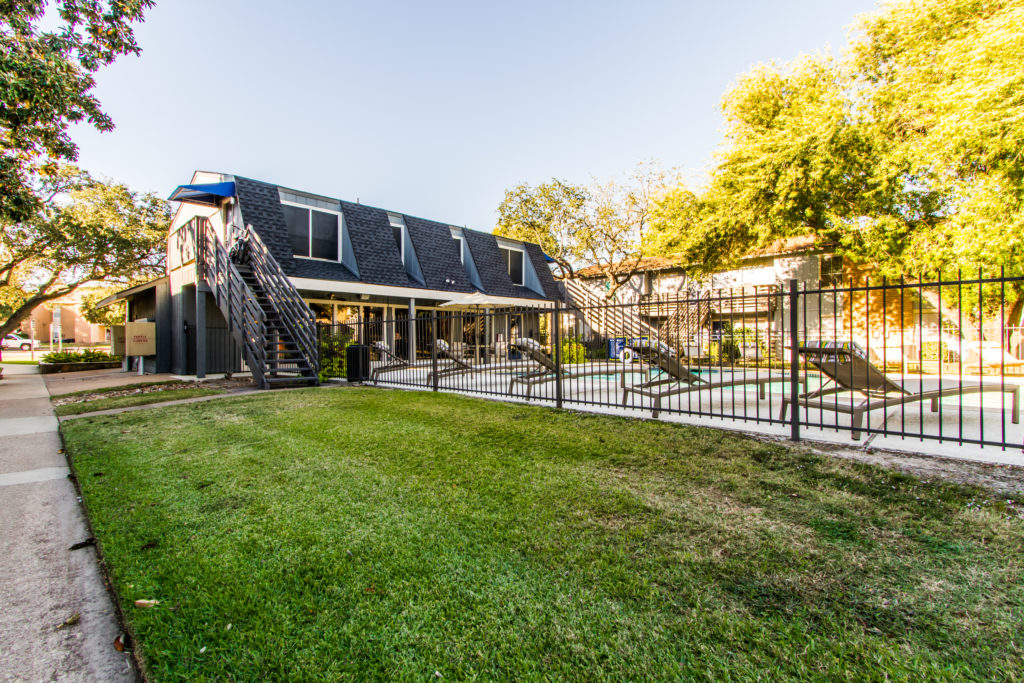 Willowick Apartments Exterior Renovation IMG_3427 Copperhead Construction